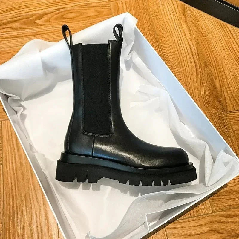 Damen Slip-On Knöchelstiefel in Schwarz – Minimalistisch & Bequem