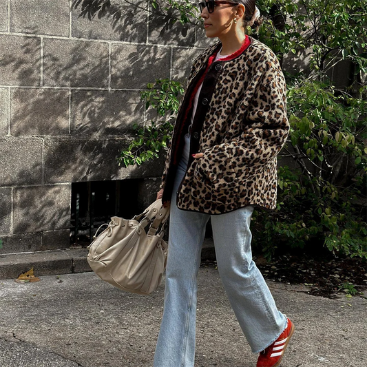 Damenjacke mit O-Ausschnitt und Leopardenmuster