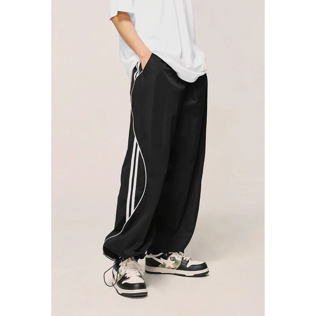 Herren Jogginghose | Polyester-Baumwollmix | Weites Bein & Seitenstreifen