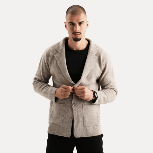 Herren Strickjacke – Klassischer Stil und angenehme Wärme für den Winter