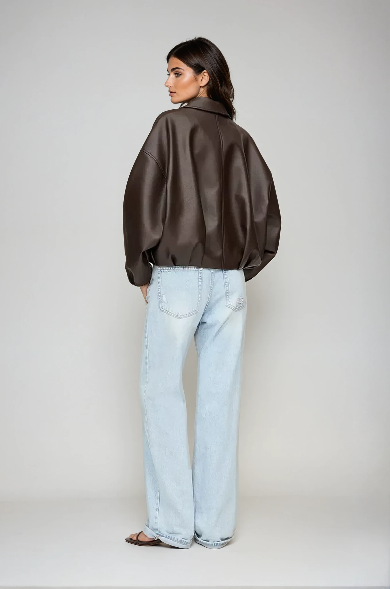 Retro pilotenjacke aus öko-leder