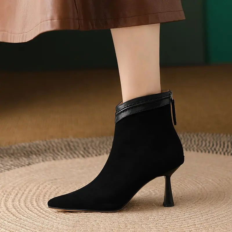 Ankle Boots mit Stilettoabsatz und Reißverschluss hinten