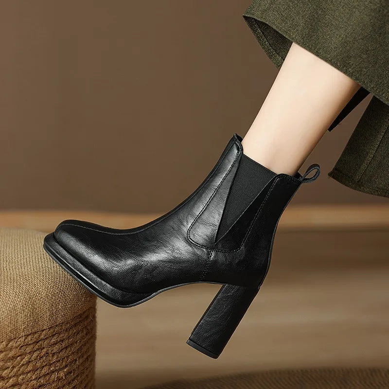 Ankle Boots mit elegantem Blockabsatz und seitlichem Reißverschluss