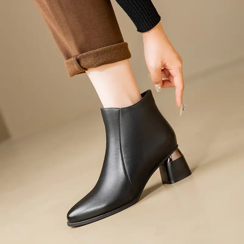 Ankle Boots mit mittlerem Absatz und seitlichem Reißverschluss