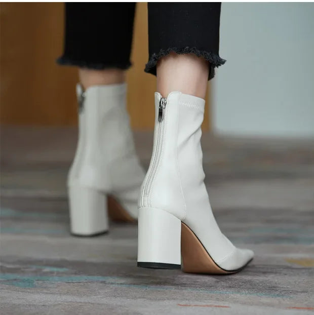 Ankle Boots mit quadratischer Zehenpartie und Blockabsatz