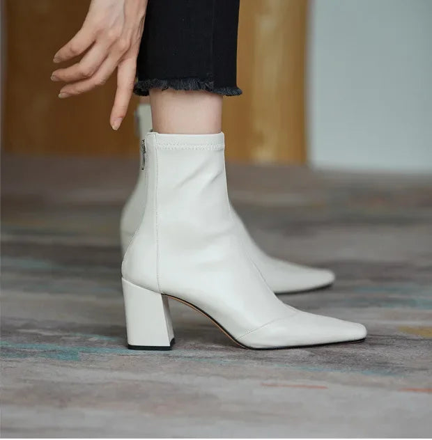Ankle Boots mit quadratischer Zehenpartie und Blockabsatz