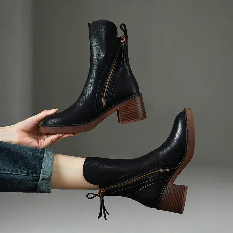 Ankle Boots mit rundem Zehenbereich und Doppelreißverschluss