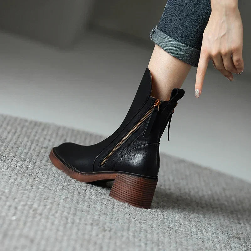 Ankle Boots mit rundem Zehenbereich und Doppelreißverschluss