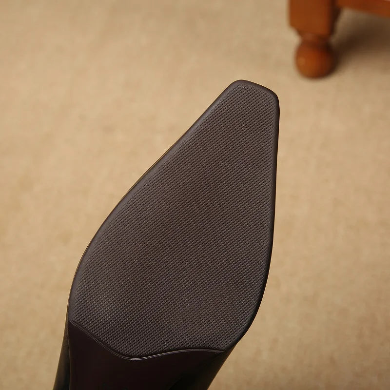 Ankle Boots mit spitzer Zehenpartie und elastischen Seiteneinsätzen