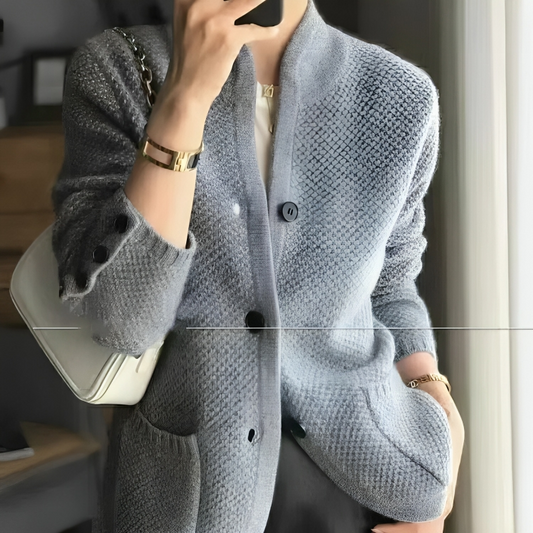 Damen Strickjacke mit Knopfverschluss und Daunenfüllung