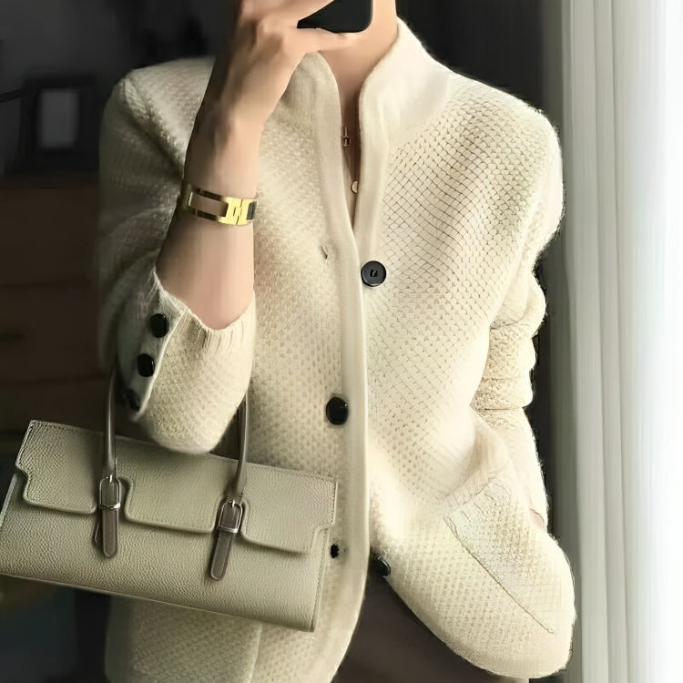 Damen Strickjacke mit Knopfverschluss und Daunenfüllung