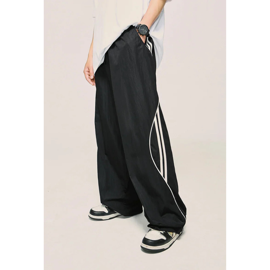 Herren Jogginghose | Polyester-Baumwollmix | Weites Bein & Seitenstreifen