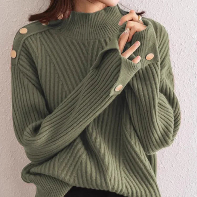 Strickpullover mit hohem Kragen und Knopfdetails